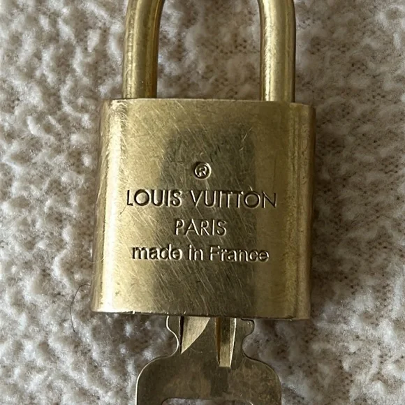 Louis Vuitton Lock and Key #339 - Picture 3 of 4